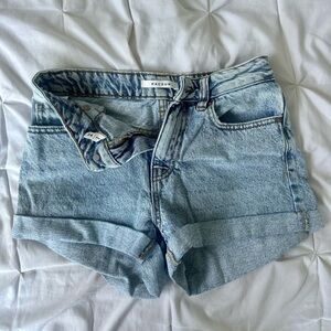 PacSun Light Wash Mom Short